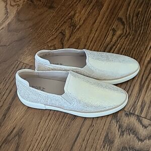 Naturalizer Women's Jade Slip-on Gold Sneaker, US 8.5 M